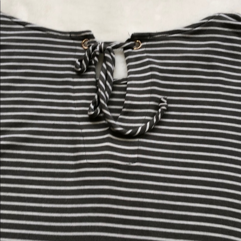 Wallpapher striped bell sleeve top, tie detail - Picture 4 of 4